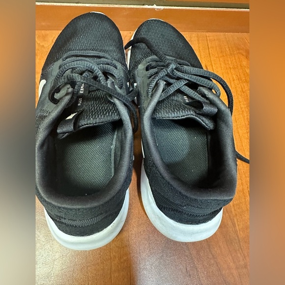 Nike Flex Black and White Athletic Shoes main image 7